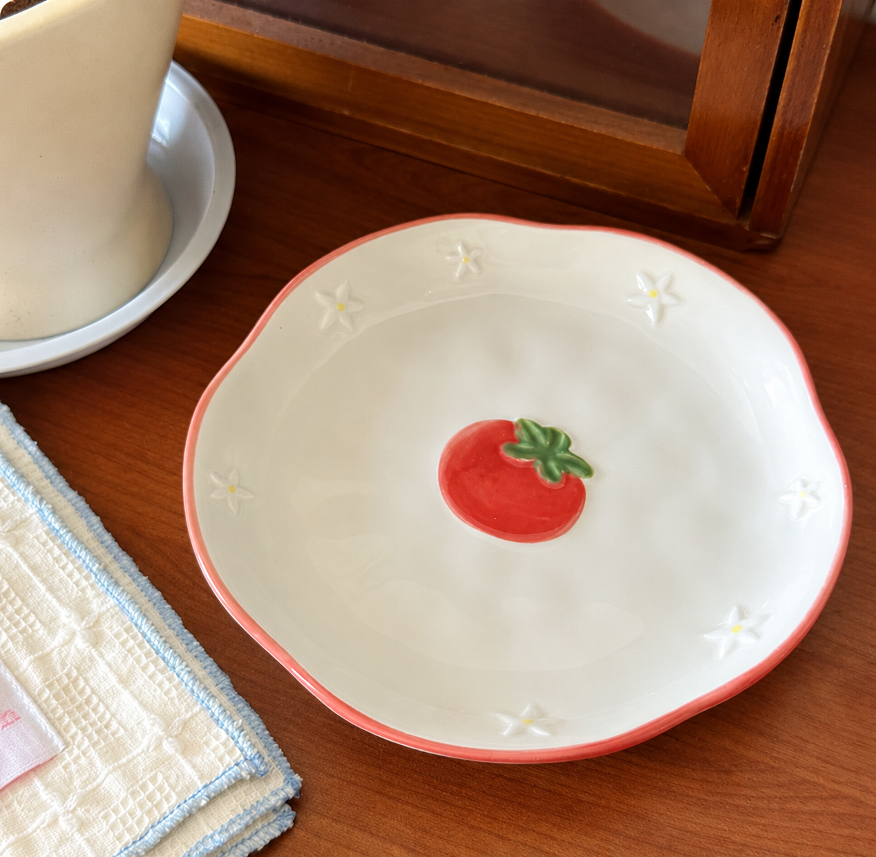 Cute Tomato-Shaped Ceramic Cat Plate