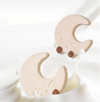 Moon-Shaped Chicken Freeze-Dried Cat Treats